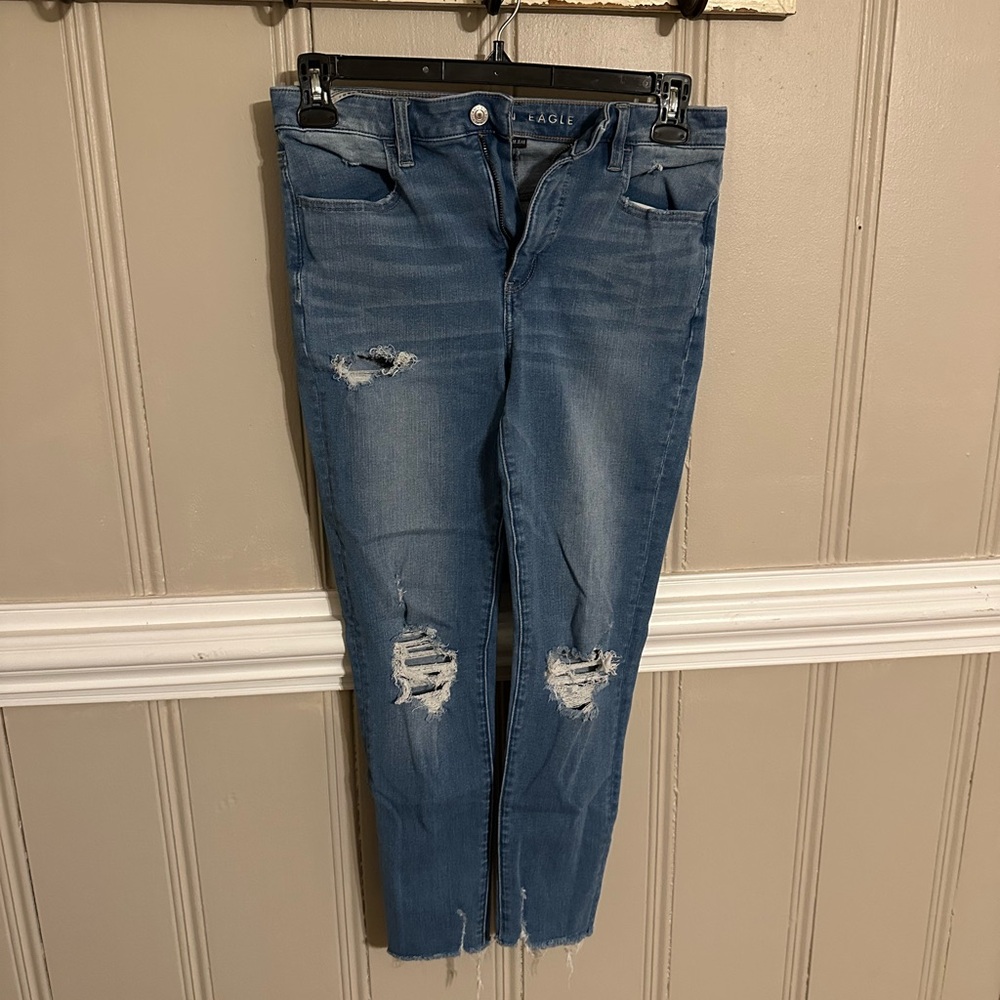 American Eagle Women's Distressed Blue Jeans